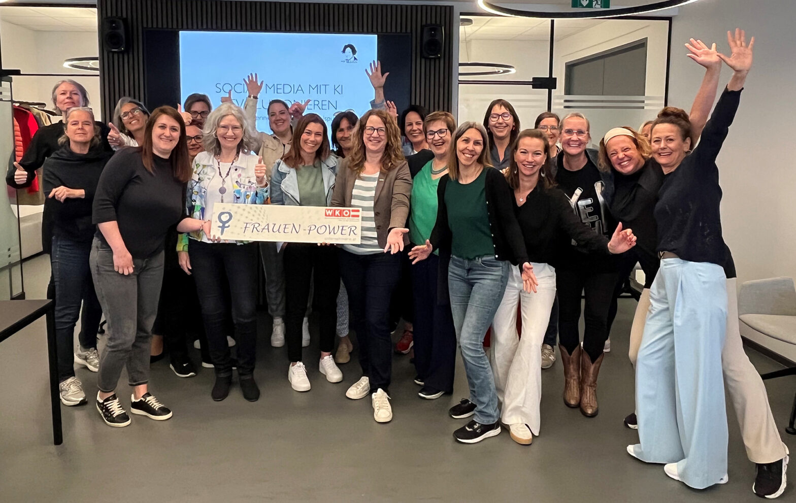 Frau in der Wirtschaft - Social Media mit KI